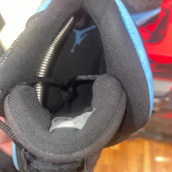 Jordan 13s”Blue University “ Size 10.5 main image 9
